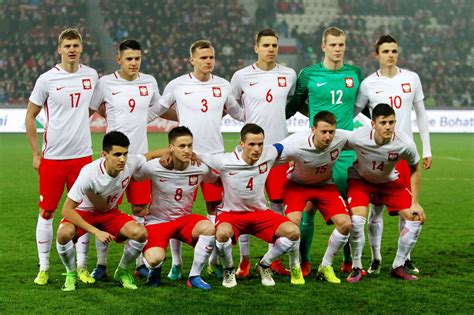 Duńska narodowa drużyna w dalszym ciągu ma szansę na zdobycie mistrzowskiego pucharu na Euro 2020! Podopieczni selekcjonera Hjulmanda pokonali czeską drużynę narodową i wywalczyli kwalifikację do 1/2 finału!