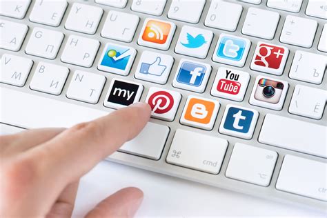 Dbaj o jakość osobistych społecznościowych mediów w internetowej sieci. wrzesień 2021 sprawdź