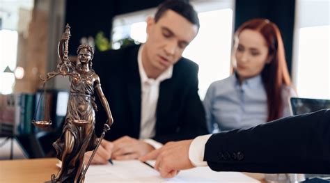 Kancelaria adwokacka Łódź - dlaczego warto skorzystać z pomocy prawnika?